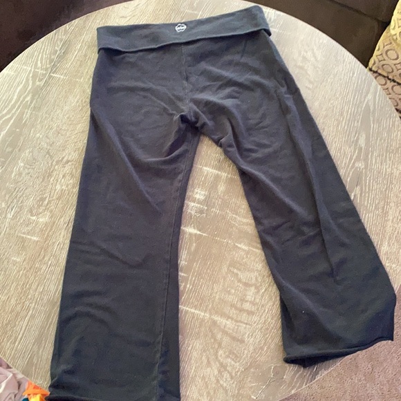 So low capris - Picture 2 of 2